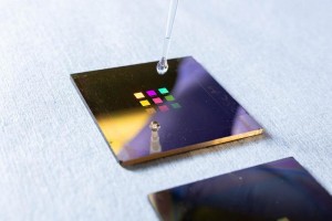 The UCF-developed plasmonic technology, shown here, significantly improves the detection of the chirality of molecules, meeting a crucial demand in the field of medical and pharmaceutical research CREDIT University of Central Florida