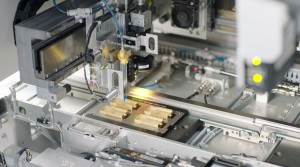Aeva Selects Fabrinet to Manufacture Worlds First 4D LiDAR Chip Module New Advanced Production Line Accelerates Aevas Mass Manufacturing Capabilities Aevas FMCW 4D LiDAR on chip module being manufactured by Fabrinet Photo Business Wire Aevas FMCW 4D LiDAR